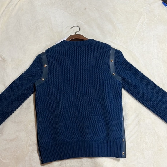 Brand new Ferragamo sweater with tags and hanger. - Picture 4 of 8